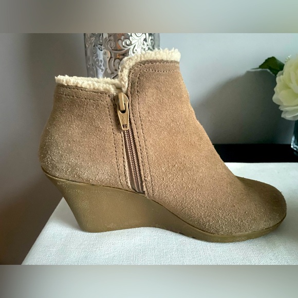 Nubuck Wedge Booties - Picture 3 of 10
